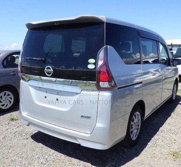 Nissan Serena 2018 Silver - thumbnail 4