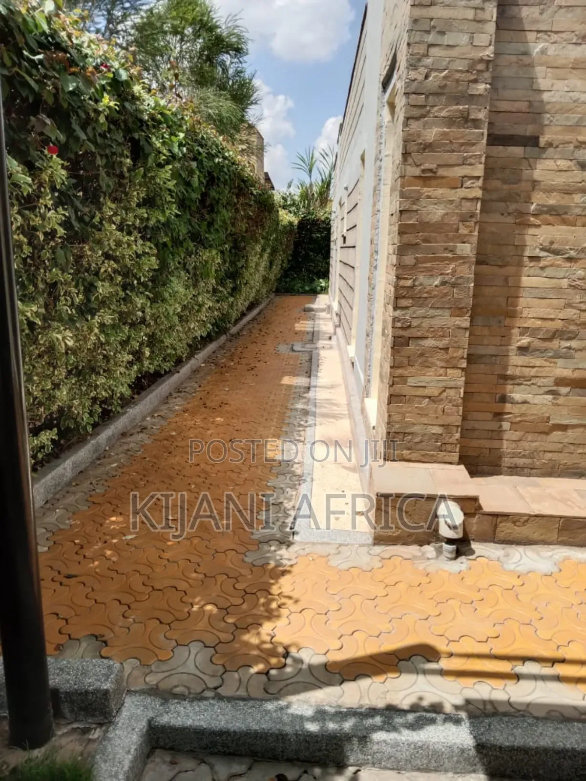 3bdrm Bungalow in Joska for rent