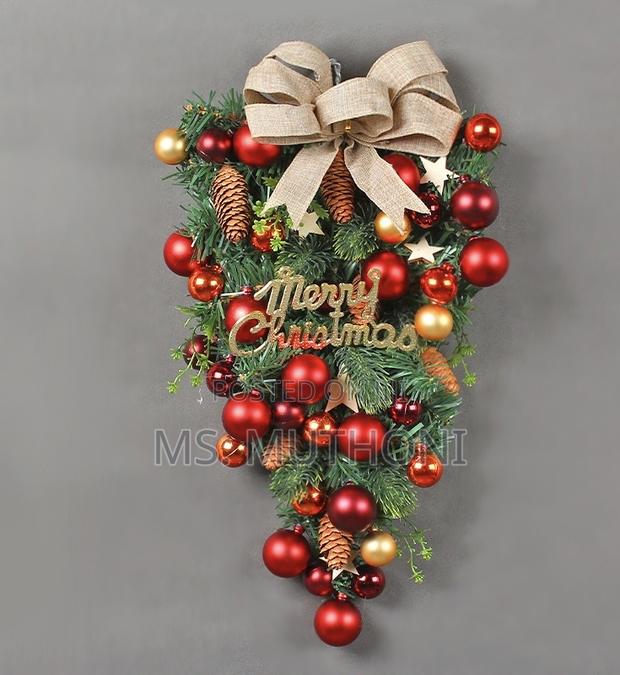 Front Door Hanging Christmas Red Wreath - thumbnail 7