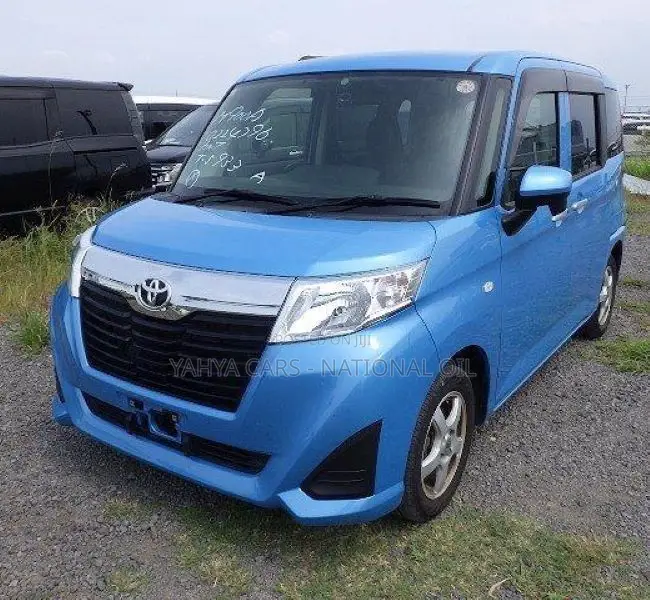 Toyota Roomy 2018 Blue