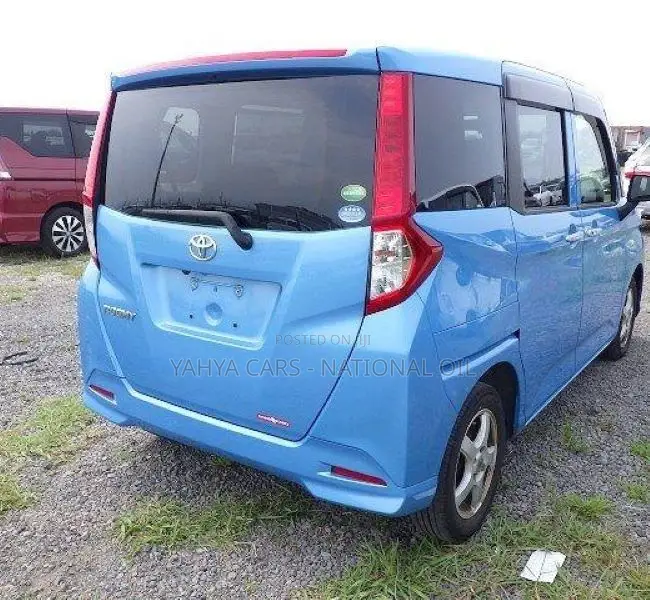 Toyota Roomy 2018 Blue