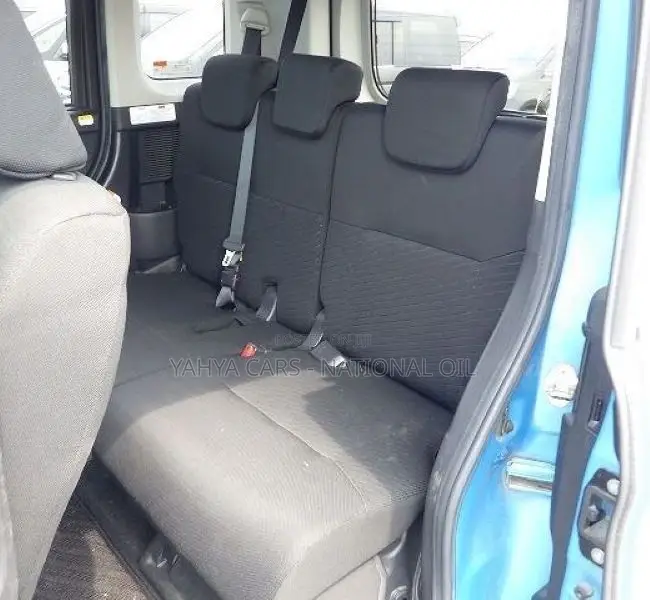 Toyota Roomy 2018 Blue