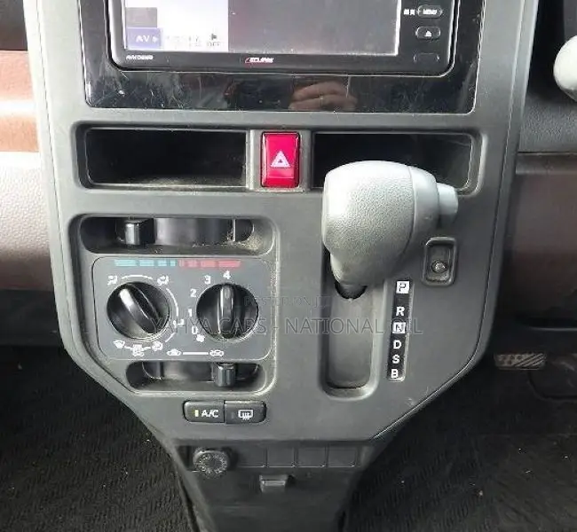 Toyota Roomy 2018 Blue