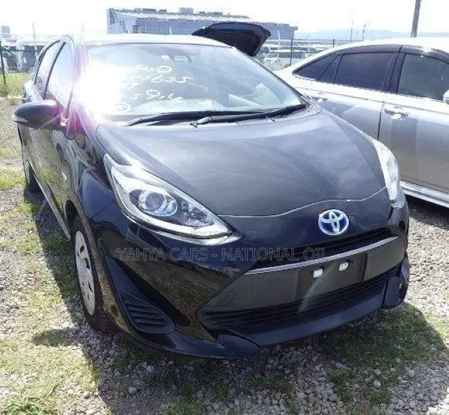 Toyota Aqua 2018 Black