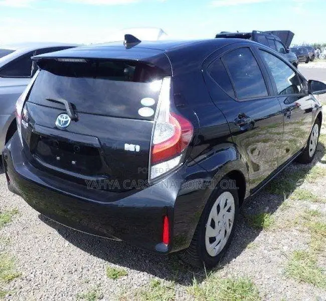 Toyota Aqua 2018 Black