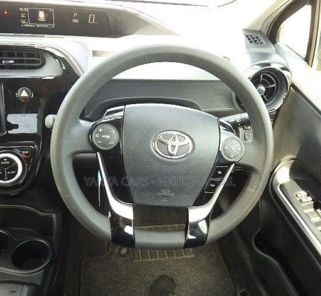 Toyota Aqua 2018 Black