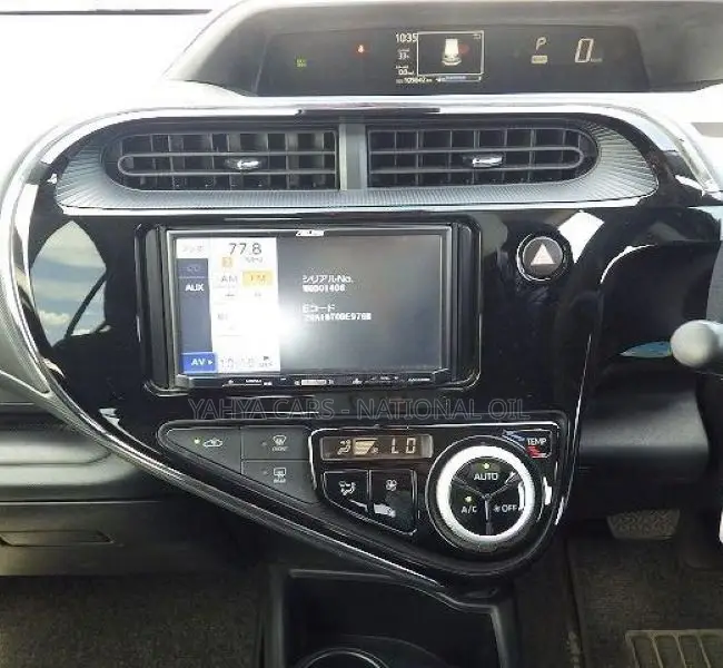 Toyota Aqua 2018 Black