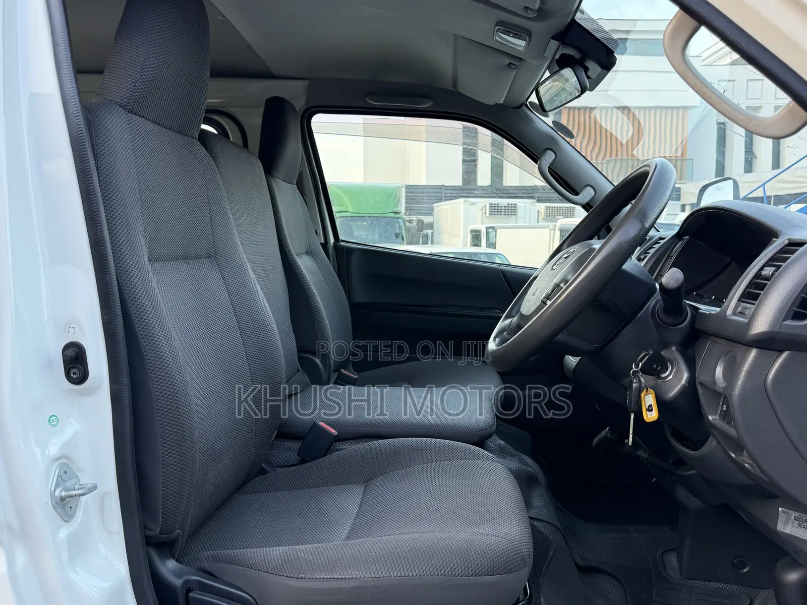 Toyota HiAce 2018 White