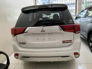 Mitsubishi Outlander 2.4 PHEV AWD 2018 White
