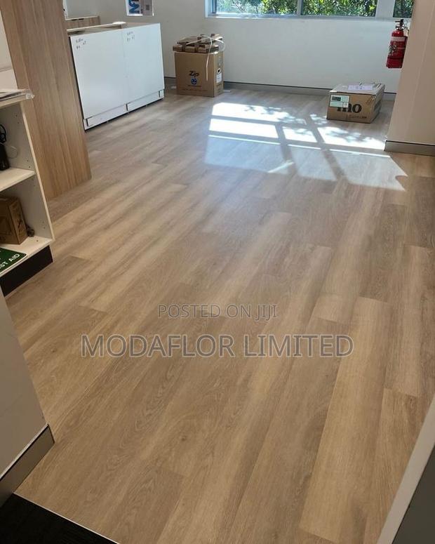 High-Quality SPC Flooring – Elegant Finish for Living Spaces