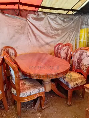 Oval Dining Set With Six Seats All Made of Mahogany at 90,000