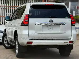 Toyota Land Cruiser Prado 2.8 2021 Pearl