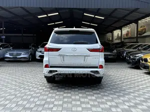 Lexus LX 2018 Pearl
