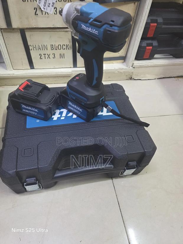 Makita 105v Impact Wrench - thumbnail 3