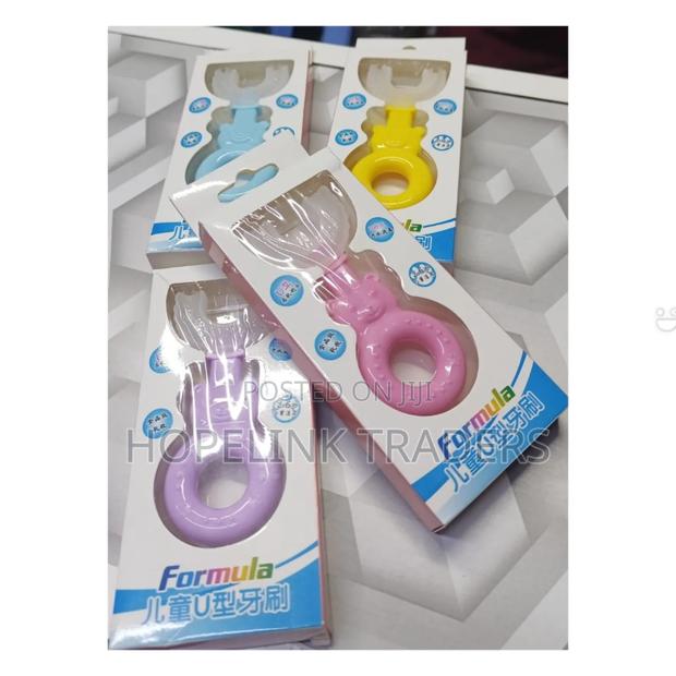 Kids U-shaped Silicone Toothbrush - main view