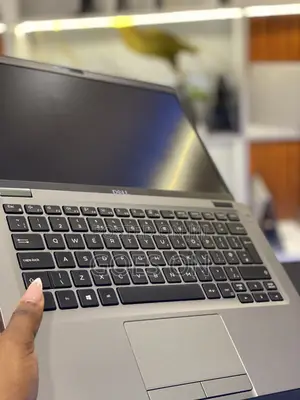 Laptop Dell Latitude 5310 16GB Intel Core I7 SSD 512GB
