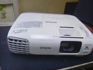 Epson X20 – 2700 Lumens Brightness