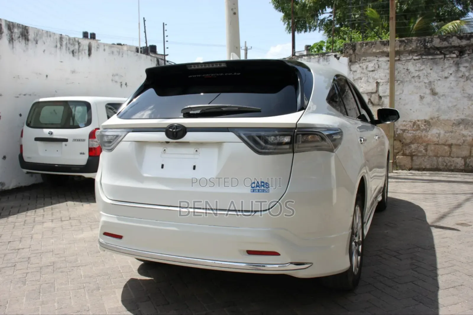 Toyota Harrier 2.0 2014 White