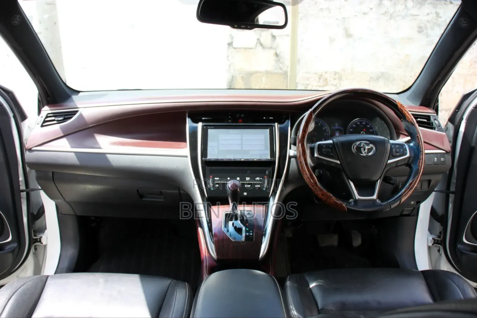 Toyota Harrier 2.0 2014 White