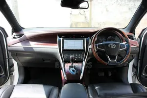 Toyota Harrier 2.0 2014 White