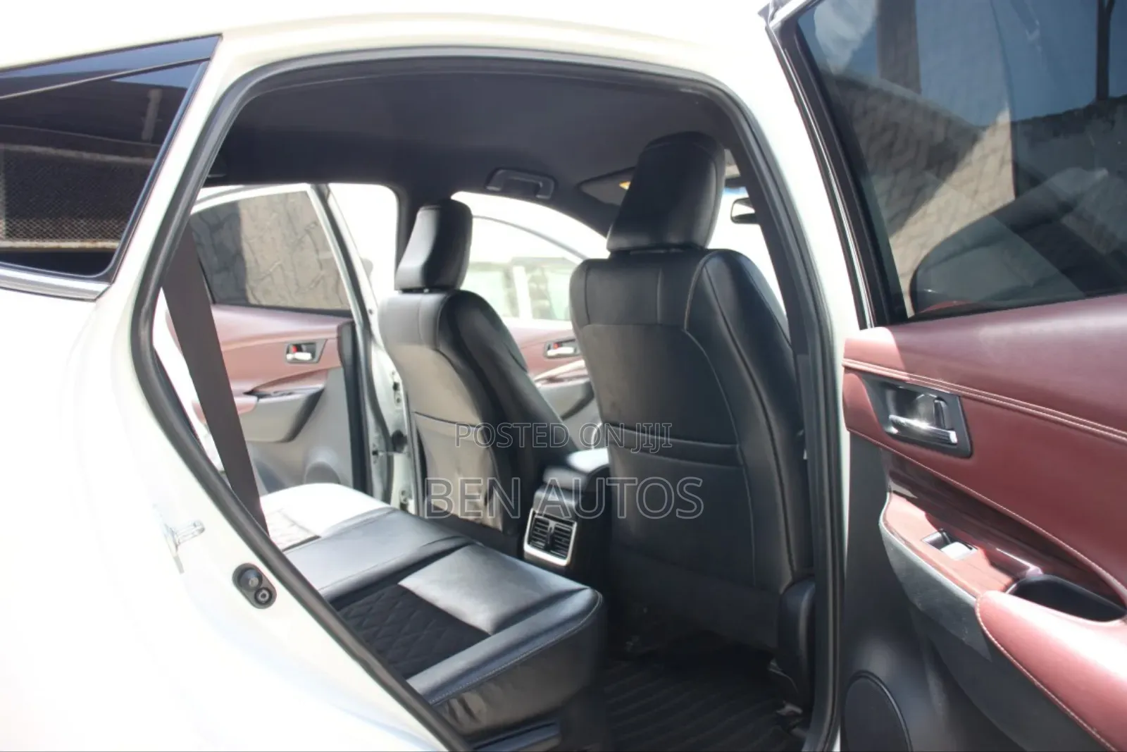 Toyota Harrier 2.0 2014 White