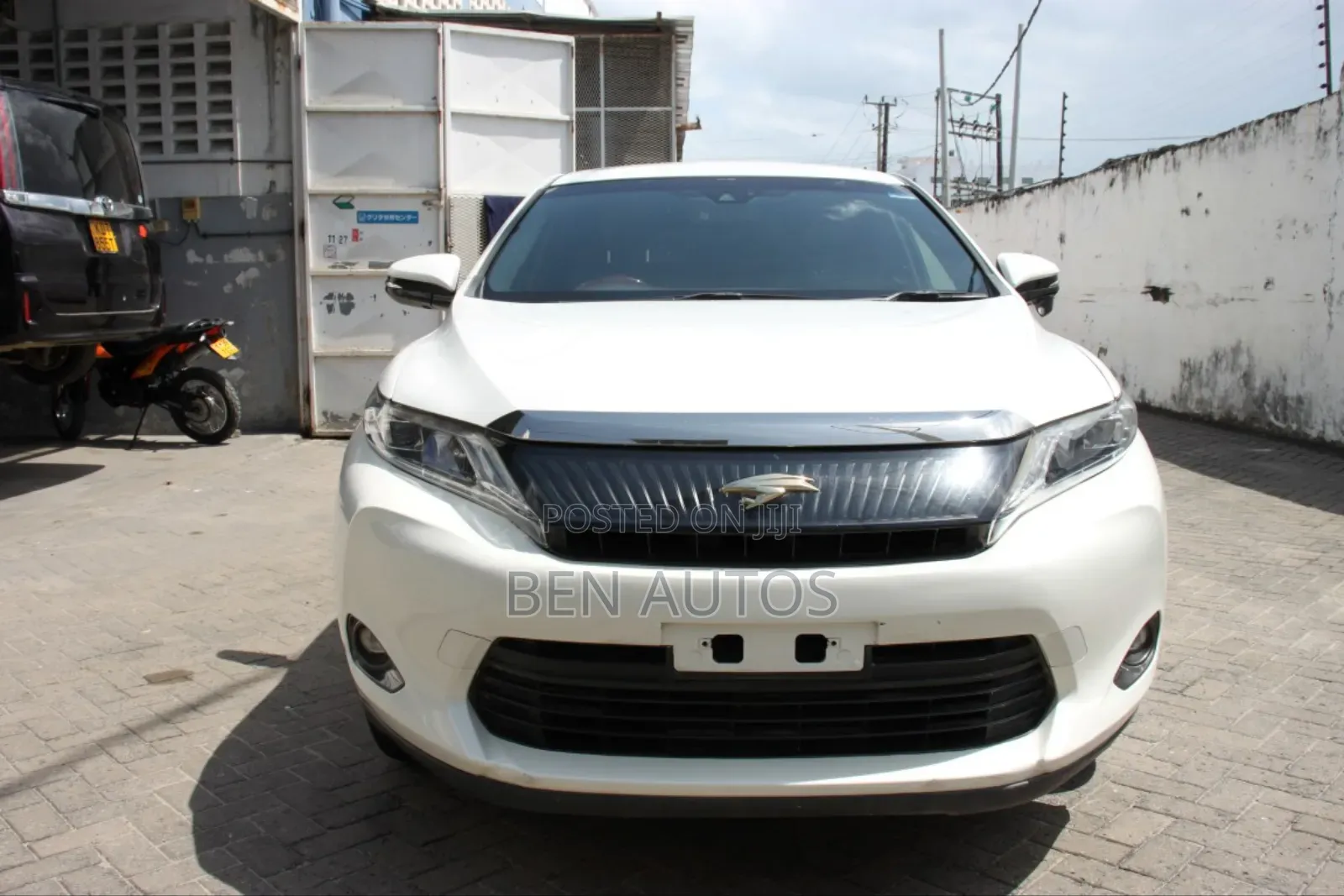 Toyota Harrier 2.0 2014 White