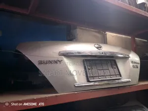 Nissan Sunny Boot