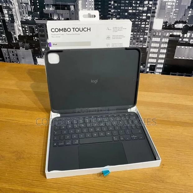 Logitech Combo Touch for iPad 10th Generation) - thumbnail 3