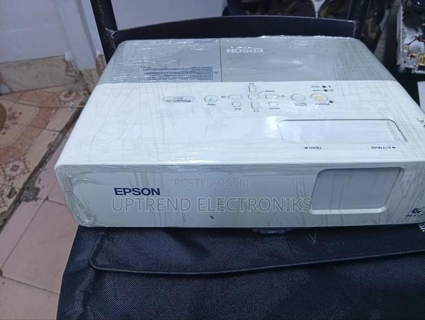 Epson Powerlite 83 – Ready for Any Presentation! - main view