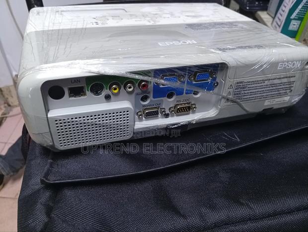 Epson Powerlite 83 – Ready for Any Presentation! - thumbnail 2