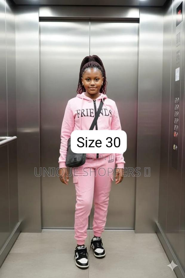2pc Kids Tracksuits Thick Warm Material Perfect for All Weathers