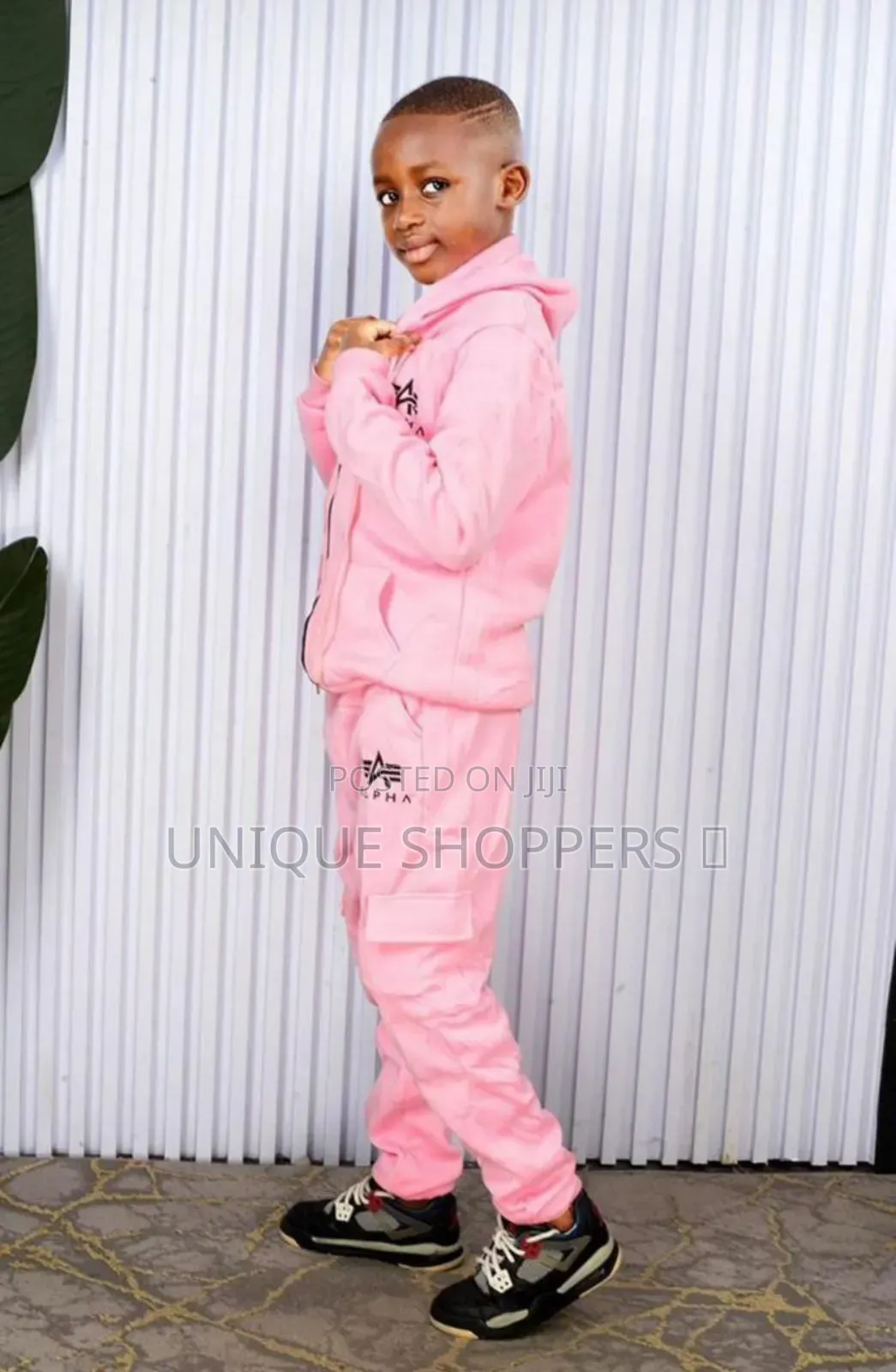 2pc Kids Tracksuits Thick Warm Material Perfect for All Weathers
