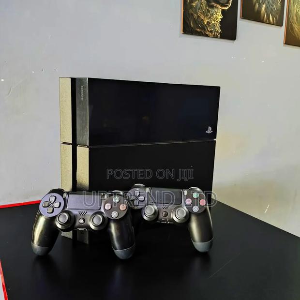 Super Clean Playstation 4 Standard Two Controllers - main view