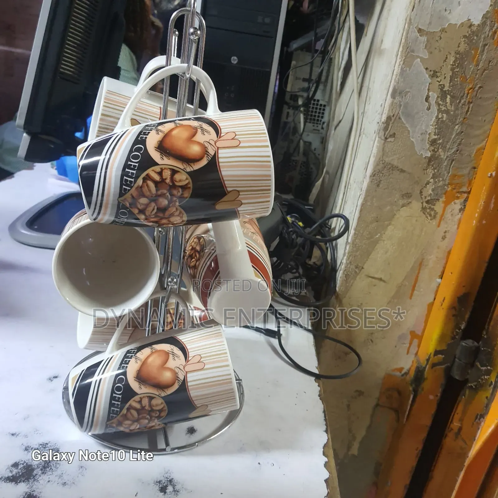 Set of Ceramic Coffee Mugs With a Metal Stand