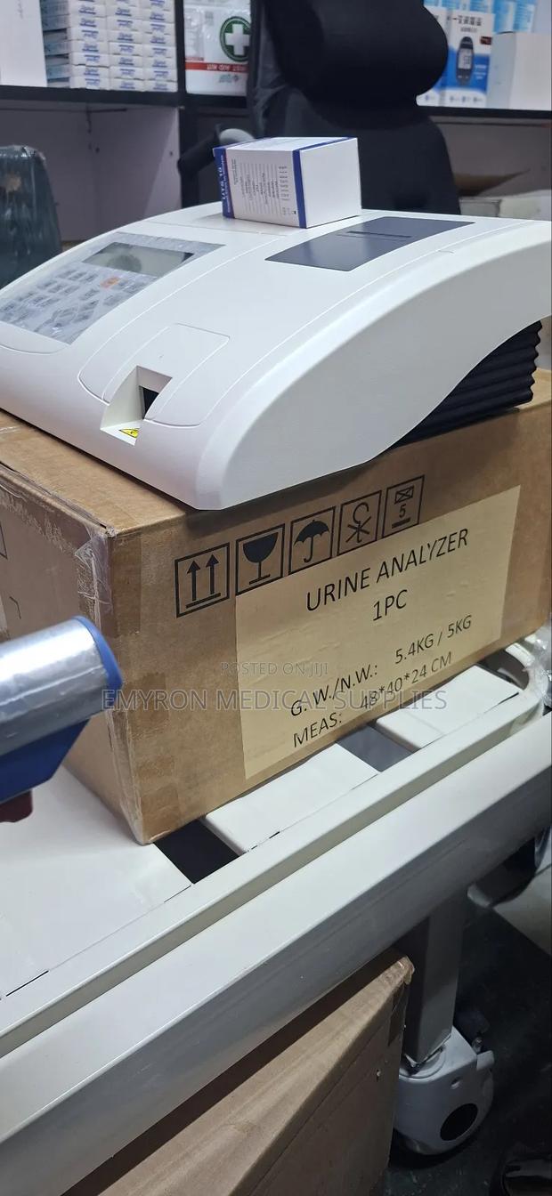 Urine Analyzer - thumbnail 2