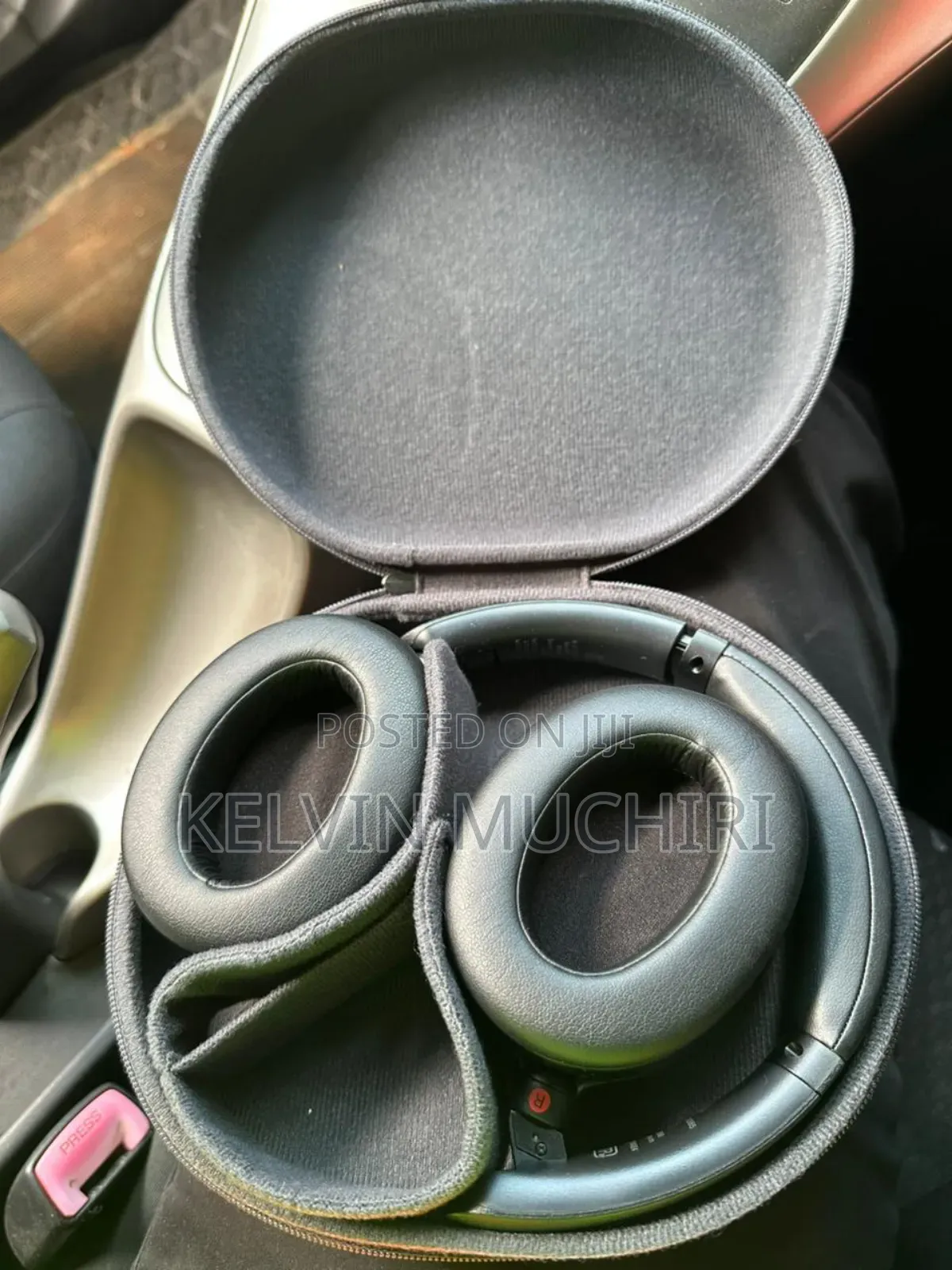 Sony Wh-Xb910n Noise Cancelling Headphones .