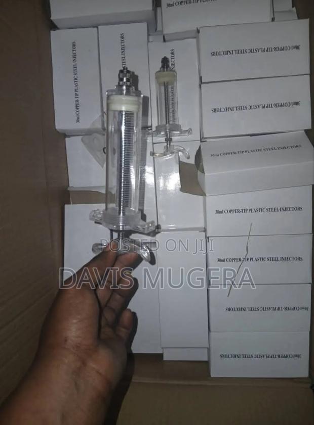 30ml 50ml Copper-Tip Plastic Steel Veterinary Injectors - main view
