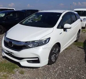 Honda Fit Shuttle 2018 White