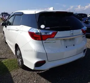 Honda Fit Shuttle 2018 White