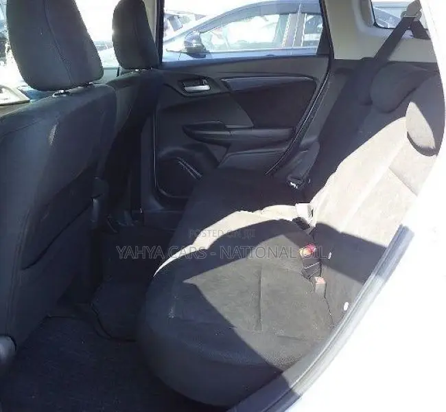Honda Fit Shuttle 2018 White
