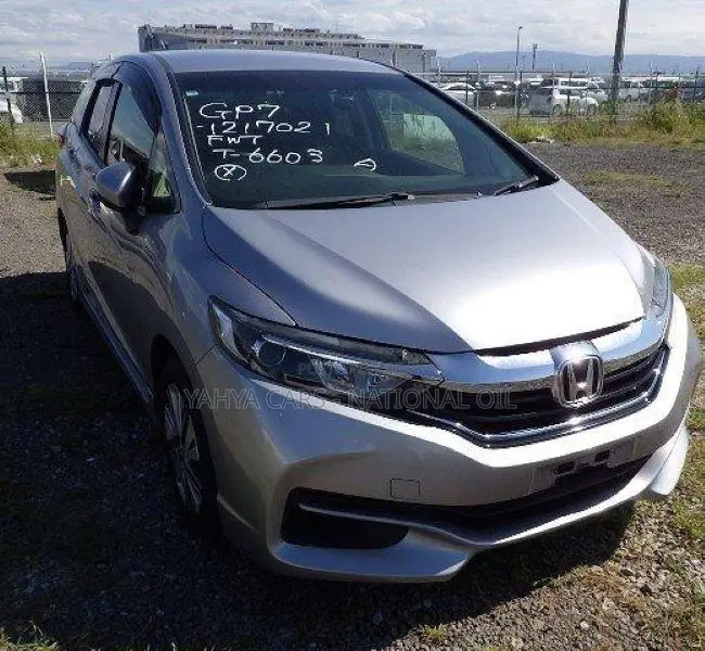 Honda Fit Shuttle 2018 Silver