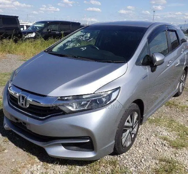 Honda Fit Shuttle 2018 Silver