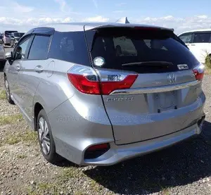 Honda Fit Shuttle 2018 Silver