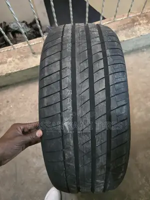 275/40r22 Habilead Tyre