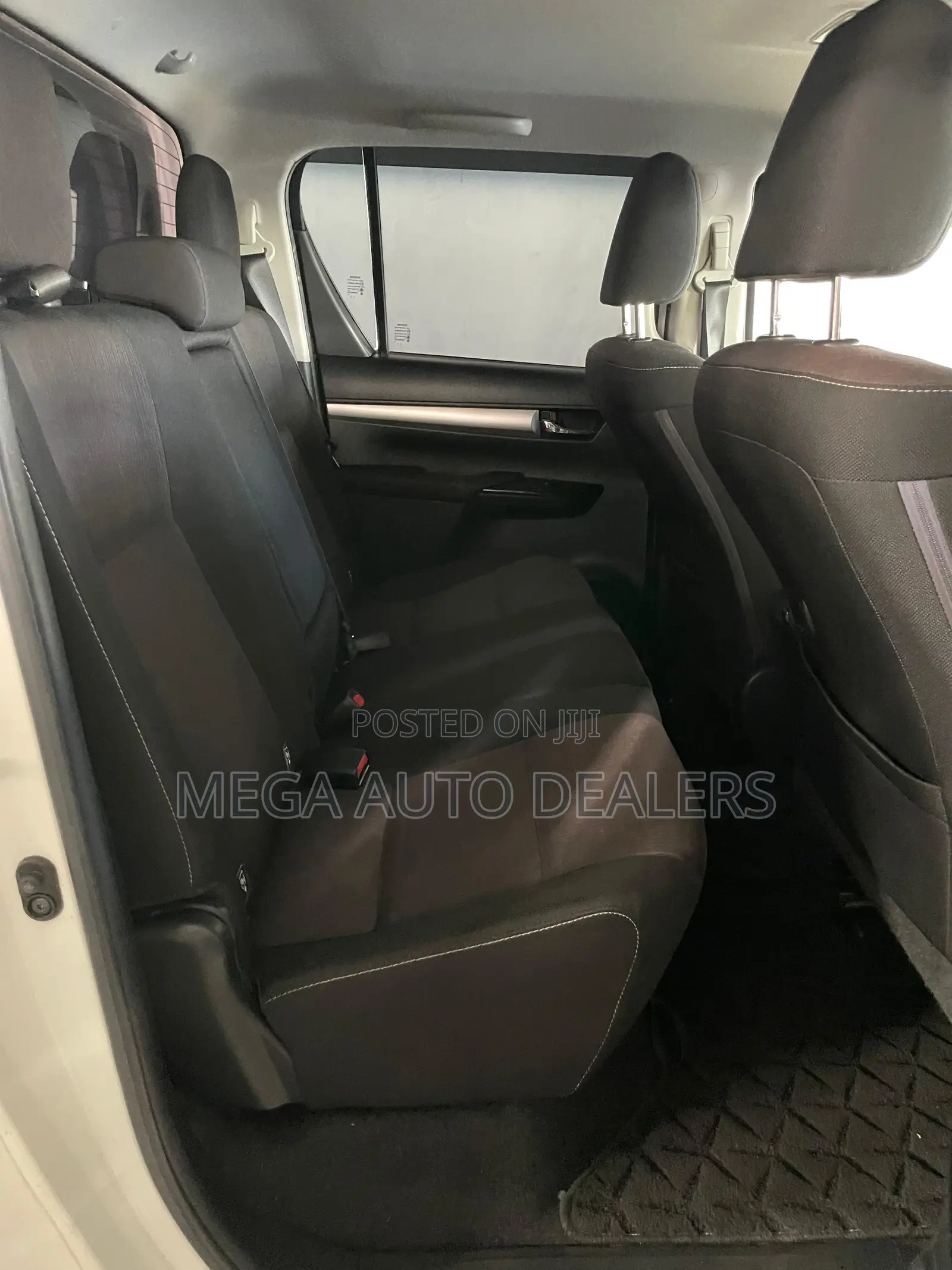 Toyota Hilux 2019 White