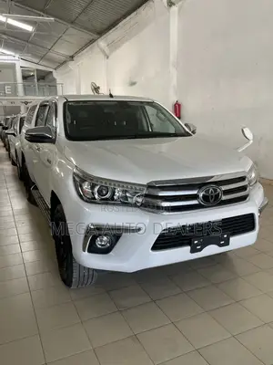 Toyota Hilux 2019 White