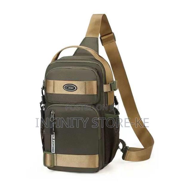 Multipocket Crossbody Sling - thumbnail 2