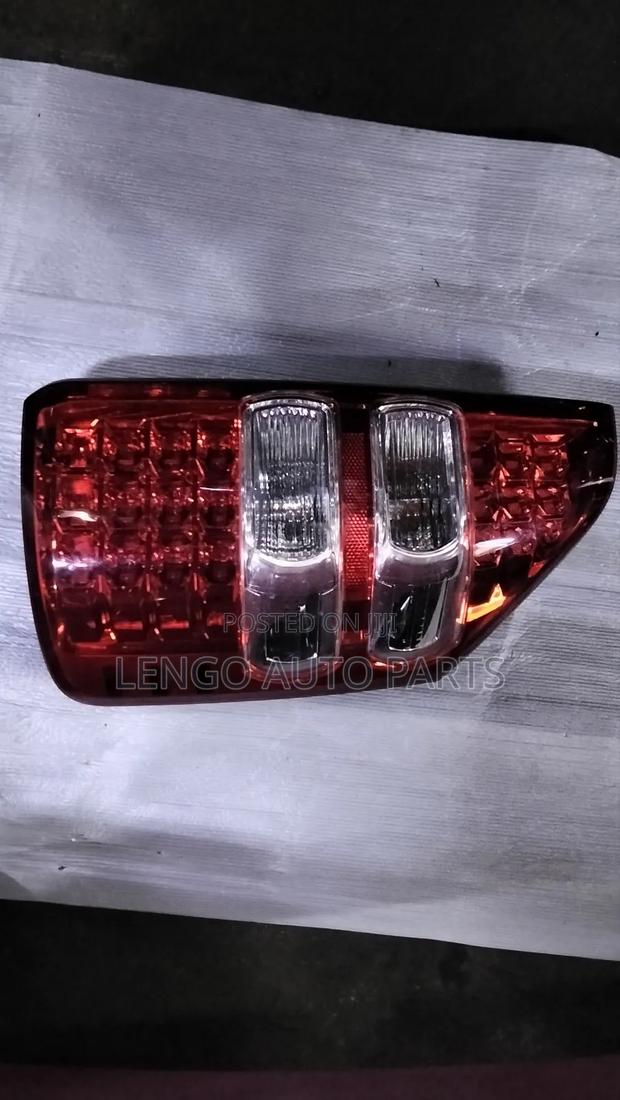 Toyota Noah 2012 Taillight