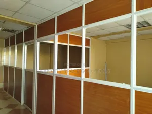 White Aluminum, Bottom Board, Glass at Center and MDF Top Partitions