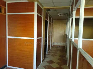 White Aluminum, Bottom Board, Glass at Center and MDF Top Partitions